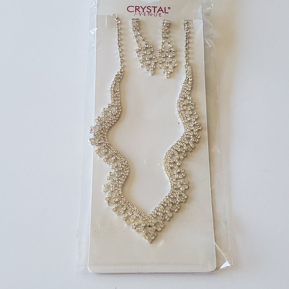 Women's Necklace Color Silver Fashion Jewelry